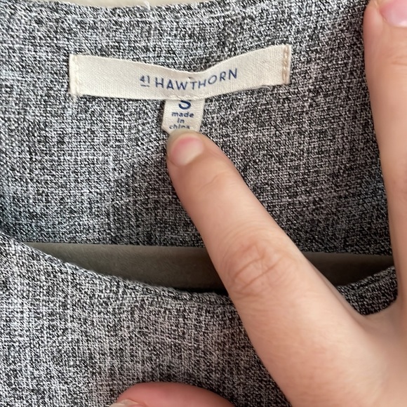 41 Hawthorn StitchFix Gray White Mixed Material Sleeveless Blouse, Size Small - Picture 3 of 8